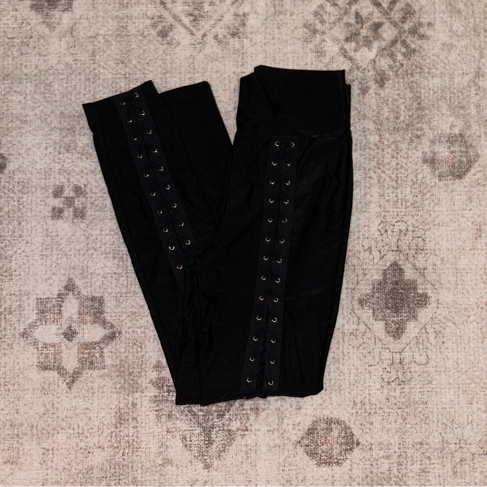 lace up leggings